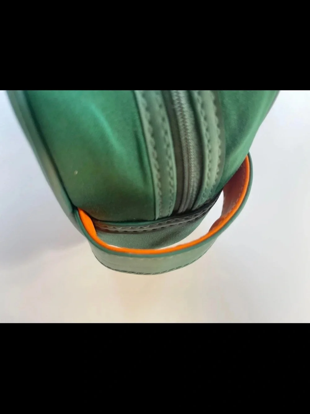 Hermes sleek toiletry
